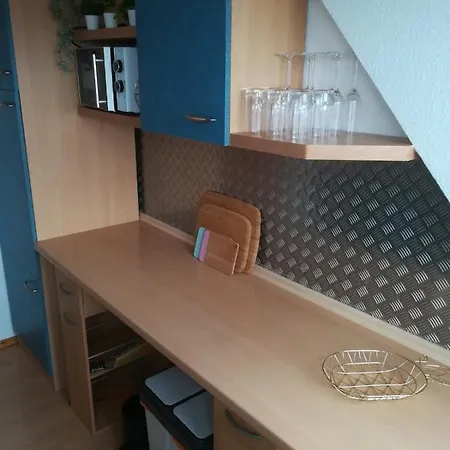Suiteable Living - Waldblick Apartment Mit Balkon